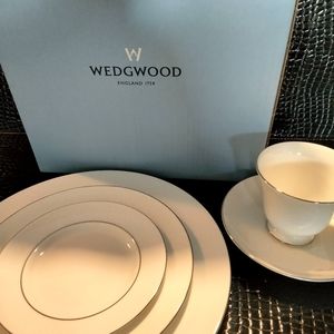 Wedgewood 5 PC place setting